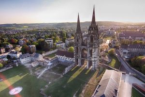 csm_abbaye-st-jean-des-vignes-soissons-vue-drone_fe827d8c38