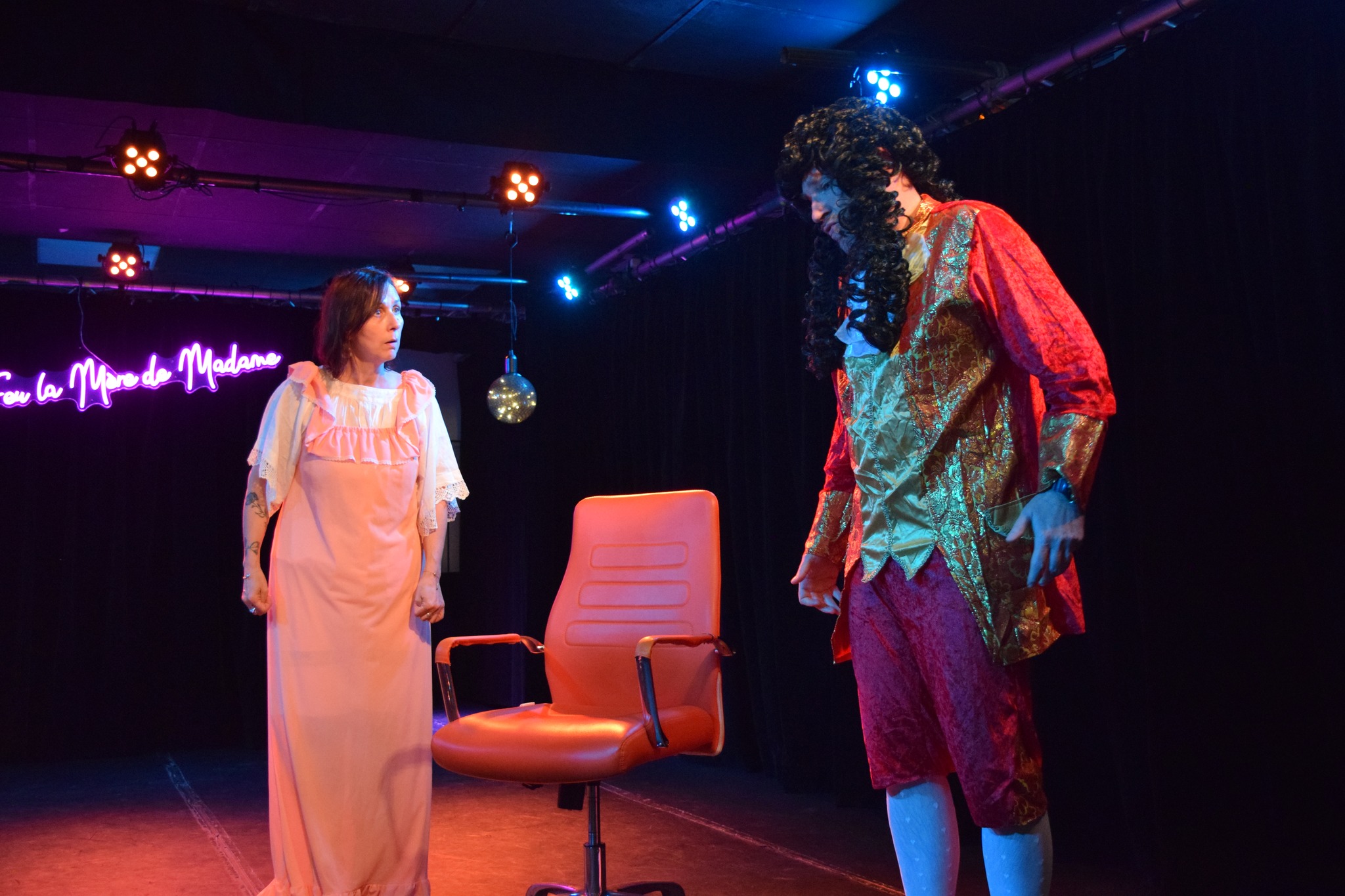 Théâtre : Feu la mère de Madame
